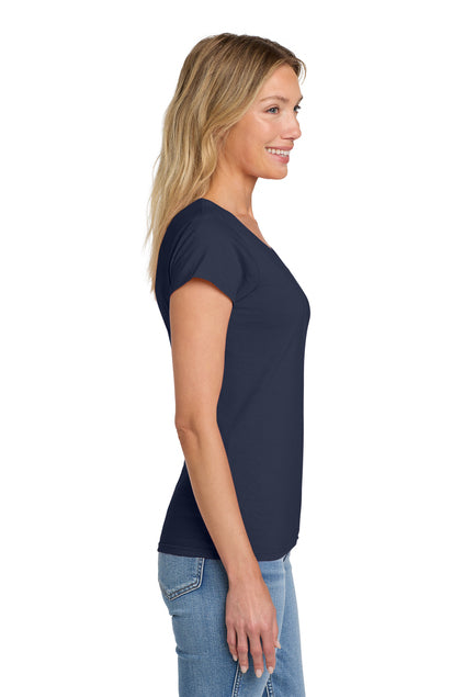 Camiseta de cuello en V azul marino suave para mujer de Nautical Bay®